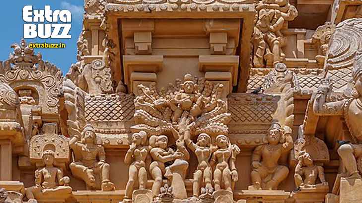 Thanjavur Brihadeeswarar Temple - Statues